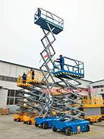 海南某軍區全自行移動(dòng)剪叉升降平臺