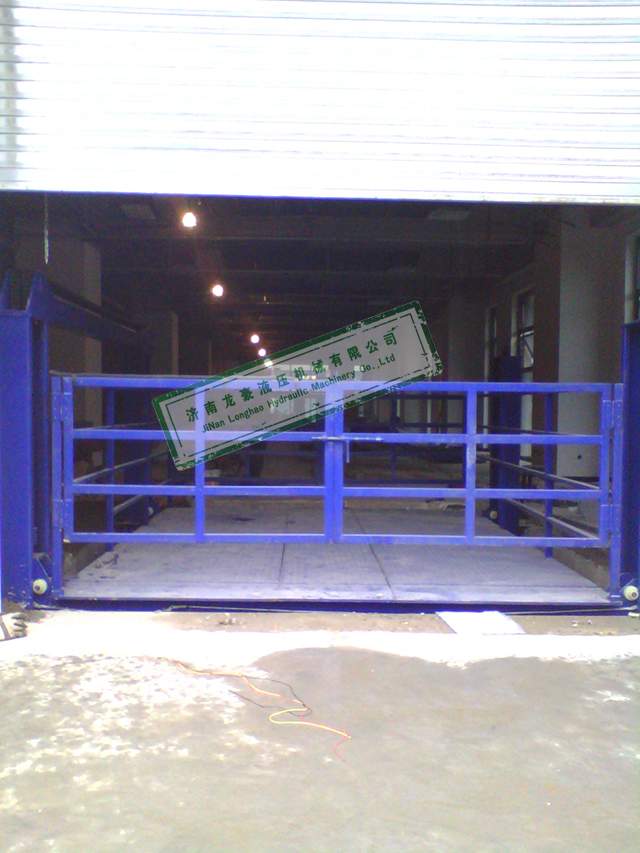 汽車(chē)升降機